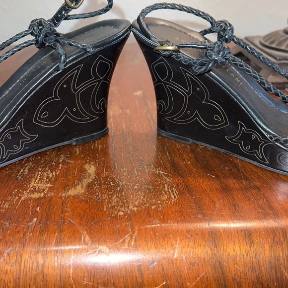 ANTONIO MELANI | Strappy Leather Wedges with Heel Design - Size 6 - Picture 5 of 11